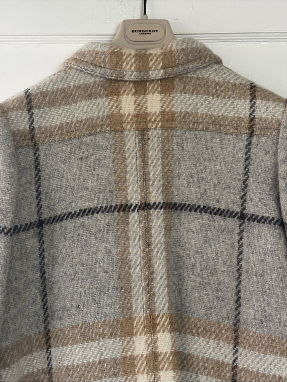 Burberry wool coat nwt - Picture 6 of 10